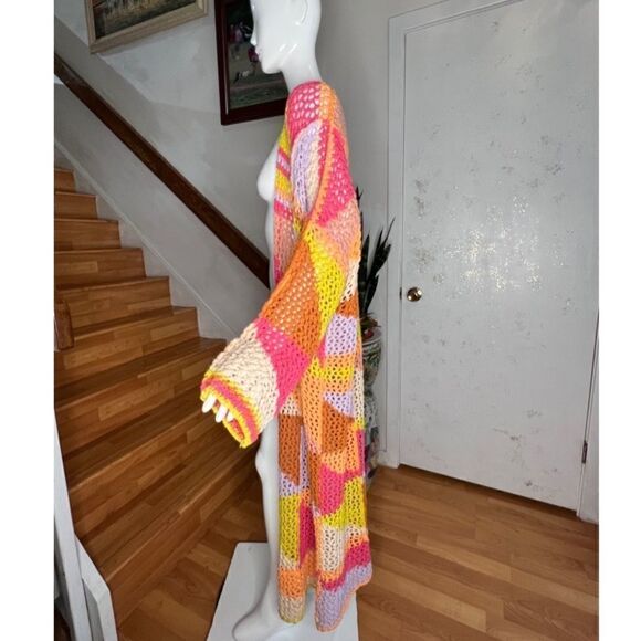 New FREE PEOPLE
Chasing Rainbows Cardi In Tropical Rainbow Combo - Picture 5 of 8